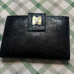 Classic Designer Style Black Women's bifold Wallet Kiss-lock Coin